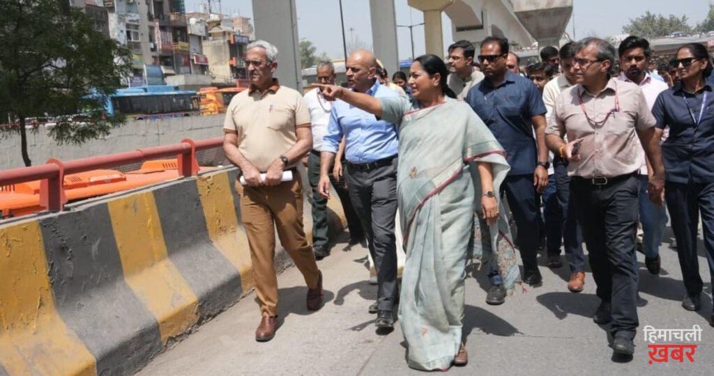 कागजों पर नहीं, जमीन पर चाहिए विकास… दिल्ली CM रेखा गुप्ता अधिकारियों पर भड़कीं, लगाई फटकार