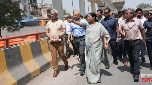 कागजों पर नहीं, जमीन पर चाहिए विकास… दिल्ली CM रेखा गुप्ता अधिकारियों पर भड़कीं, लगाई फटकार