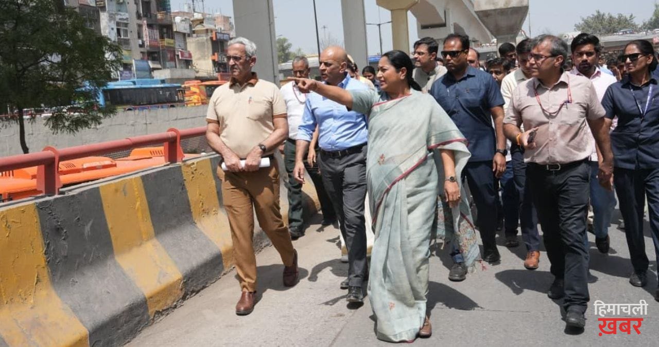 कागजों पर नहीं, जमीन पर चाहिए विकास… दिल्ली CM रेखा गुप्ता अधिकारियों पर भड़कीं, लगाई फटकार