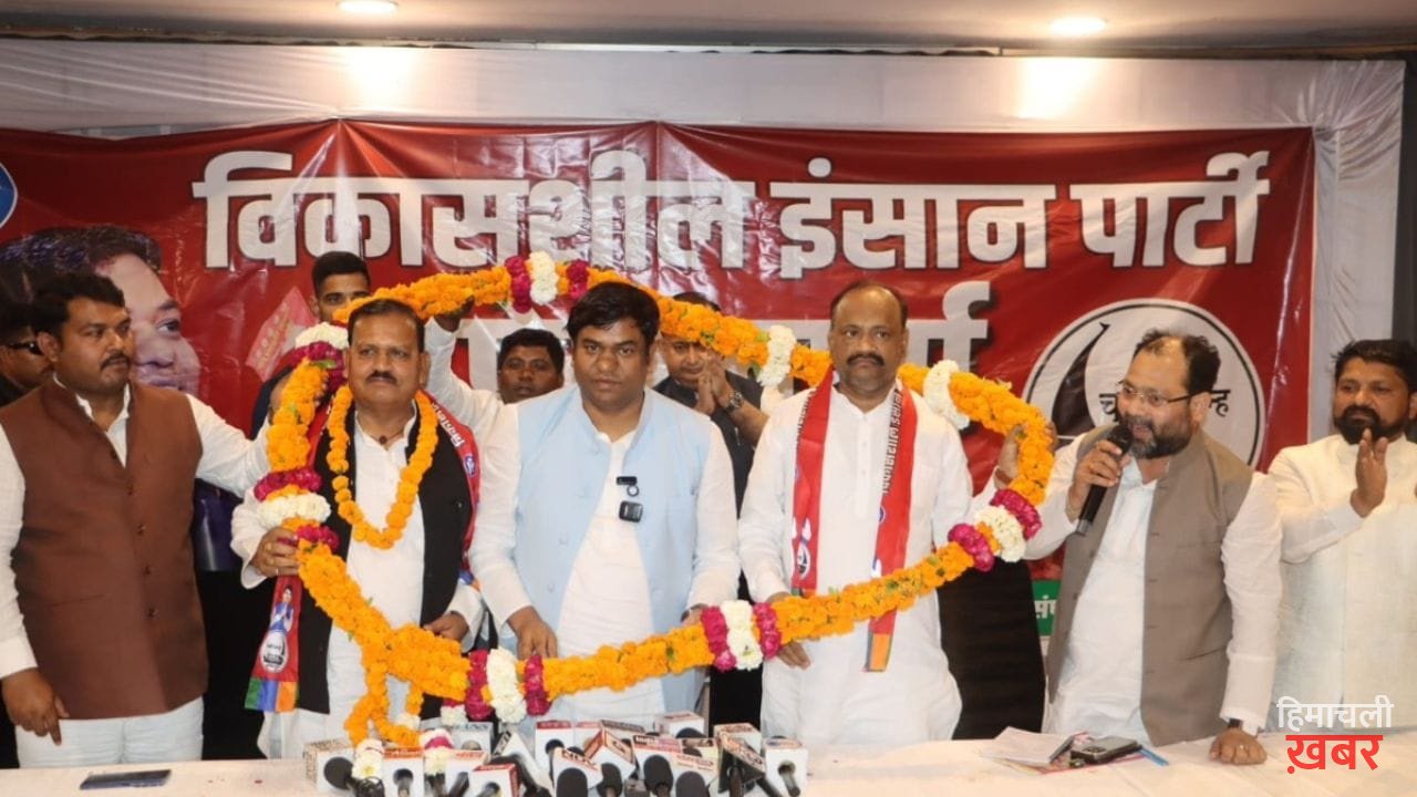 चुनाव से पहले ओपी राजभर को झटका, प्रदेश अध्यक्ष प्रेम चंद्र कश्यप और पूर्व मंत्री अच्छे लाल निषाद ने थामा VIP का दामन